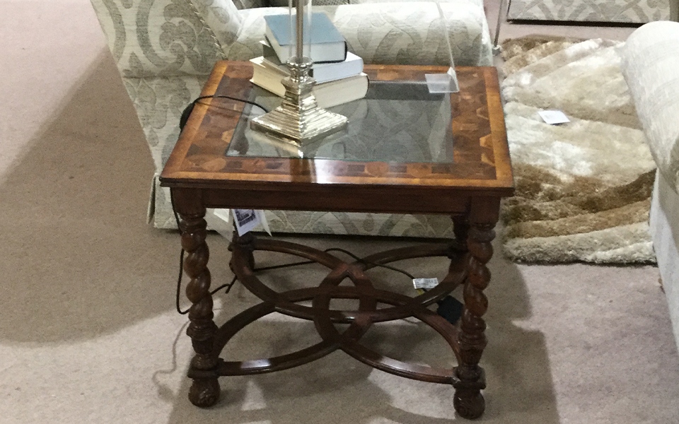 Oyster Lamp Table
Was £1,801 Now £859